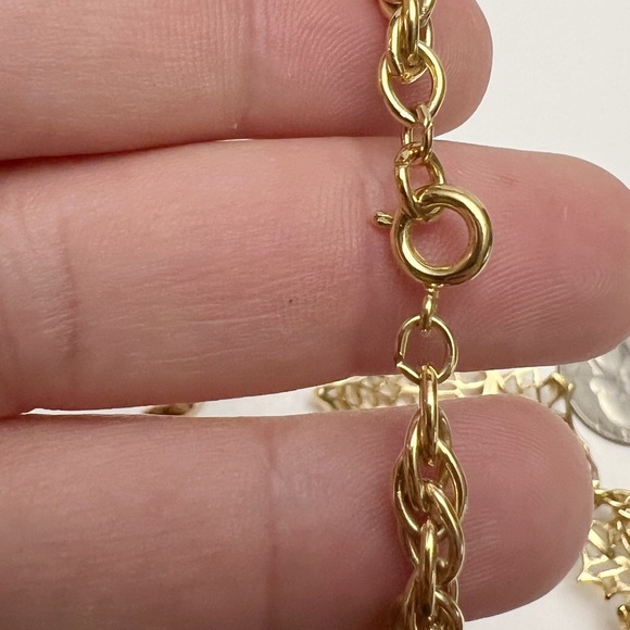 Vintage Crown Trifari Openwork Goldtone Oak Leaf Leaves Necklace & Earrings Set - Picture 8 of 8